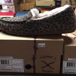 Leopard twisted x ladies shoes 8 1/2